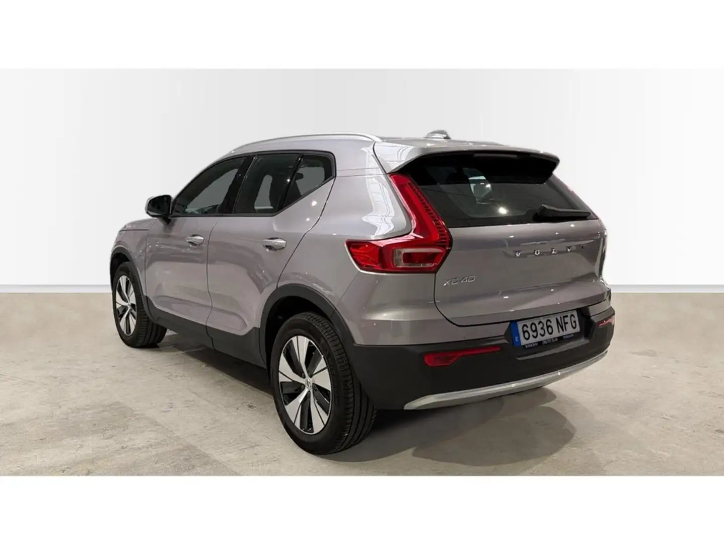 Volvo XC40 B3 Core Aut. Gris - 2