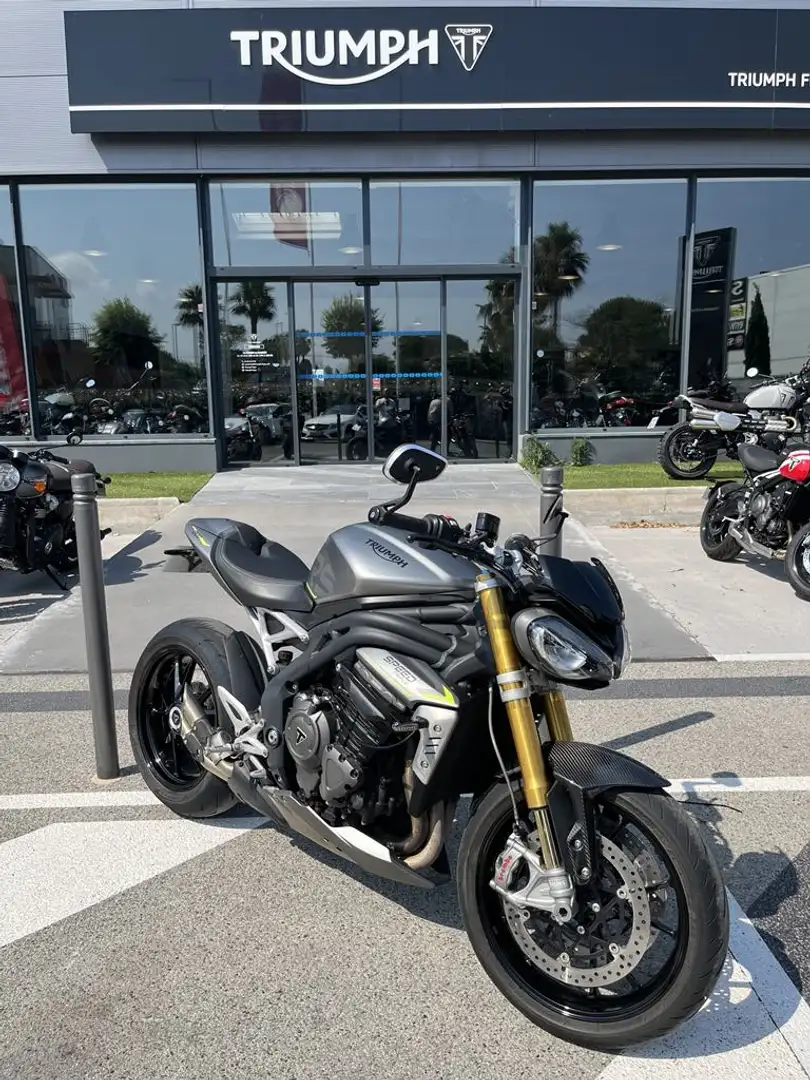 Triumph Speed Triple 1200 RS - 2