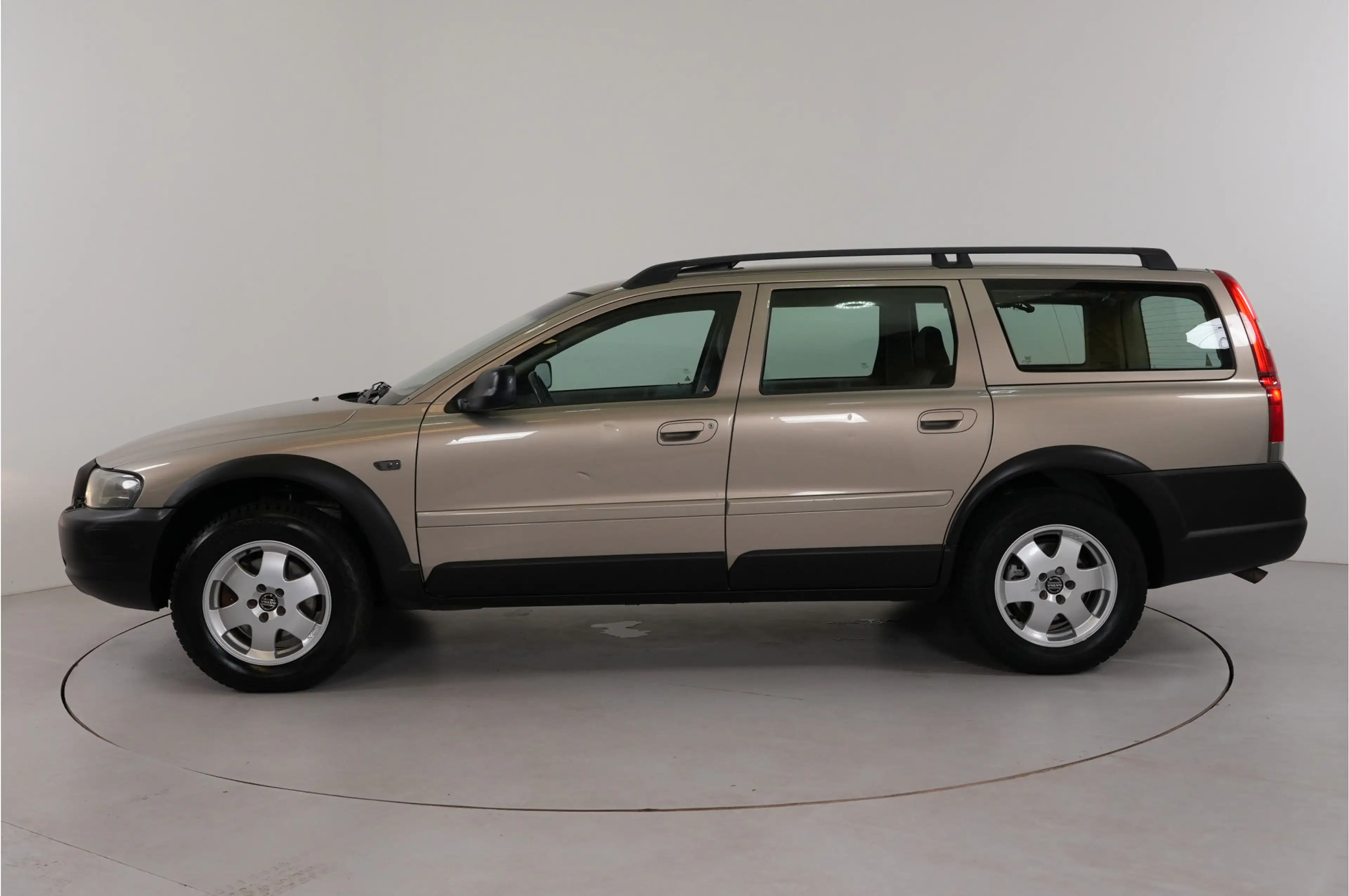 Volvo V70 Cross Country 2.4 T Geartr. Comf. | Blijvend Young — photo 9