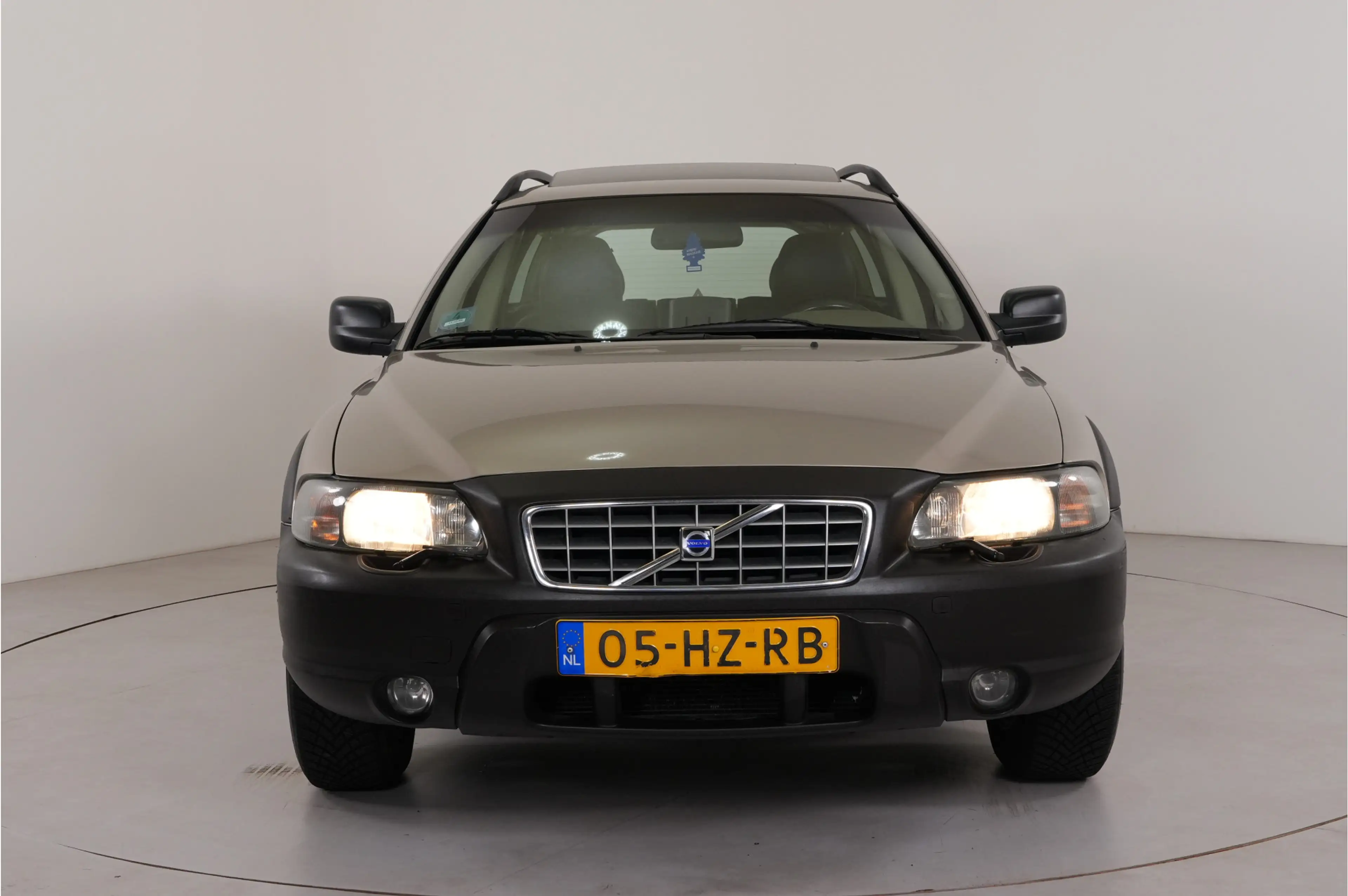 Volvo V70 Cross Country 2.4 T Geartr. Comf. | Blijvend Young — photo 3