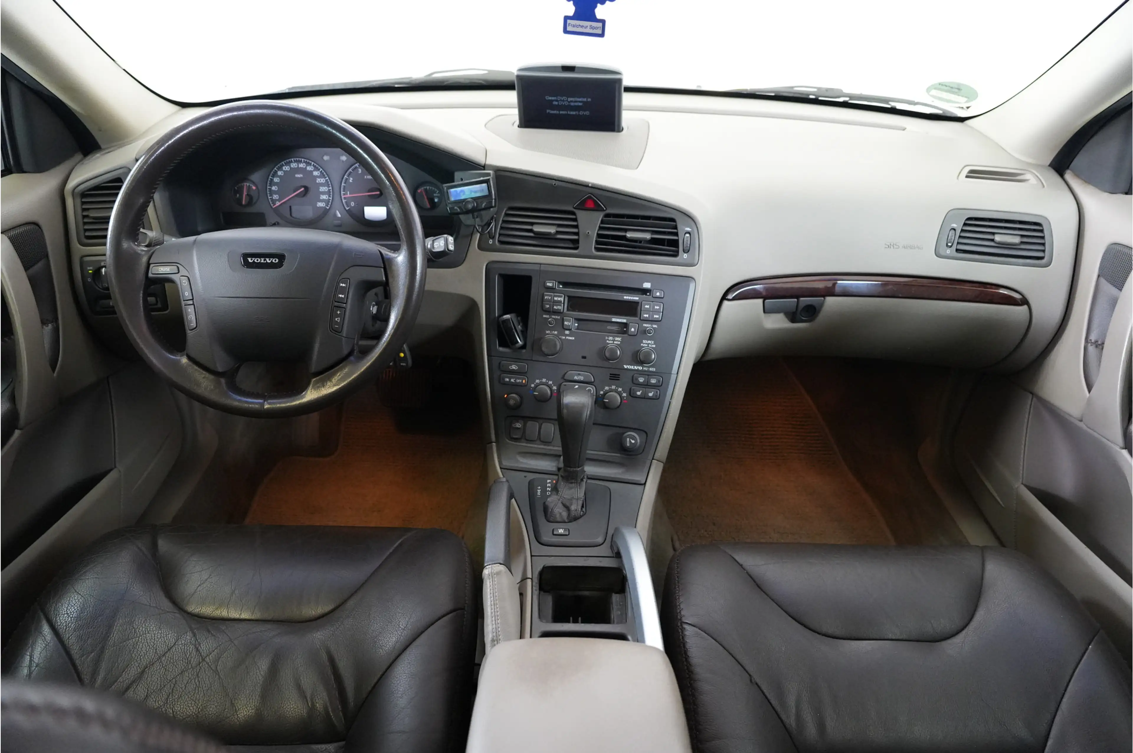 Volvo V70 Cross Country 2.4 T Geartr. Comf. | Blijvend Young — photo 2