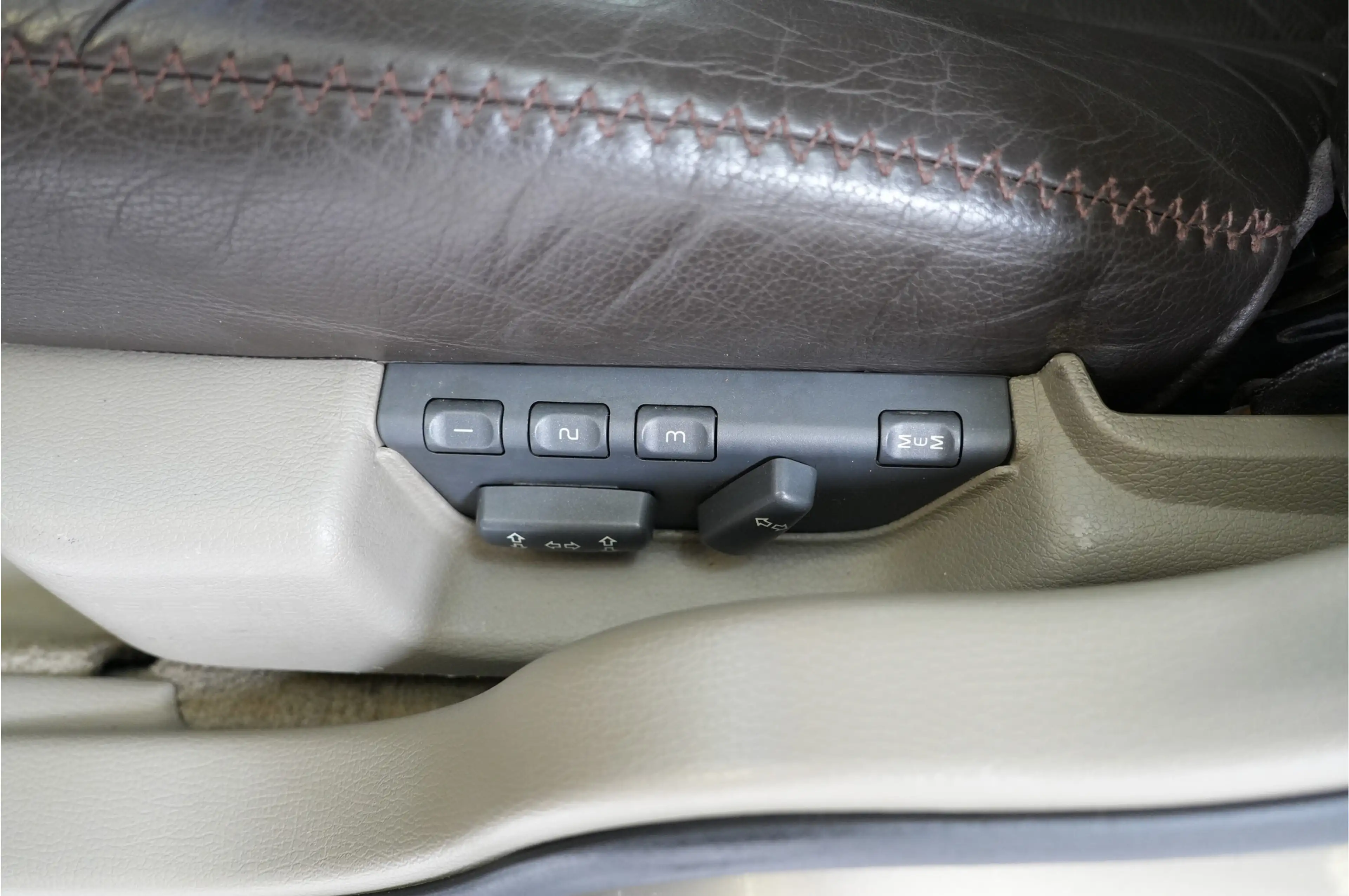 Volvo V70 Cross Country 2.4 T Geartr. Comf. | Blijvend Young — photo 12