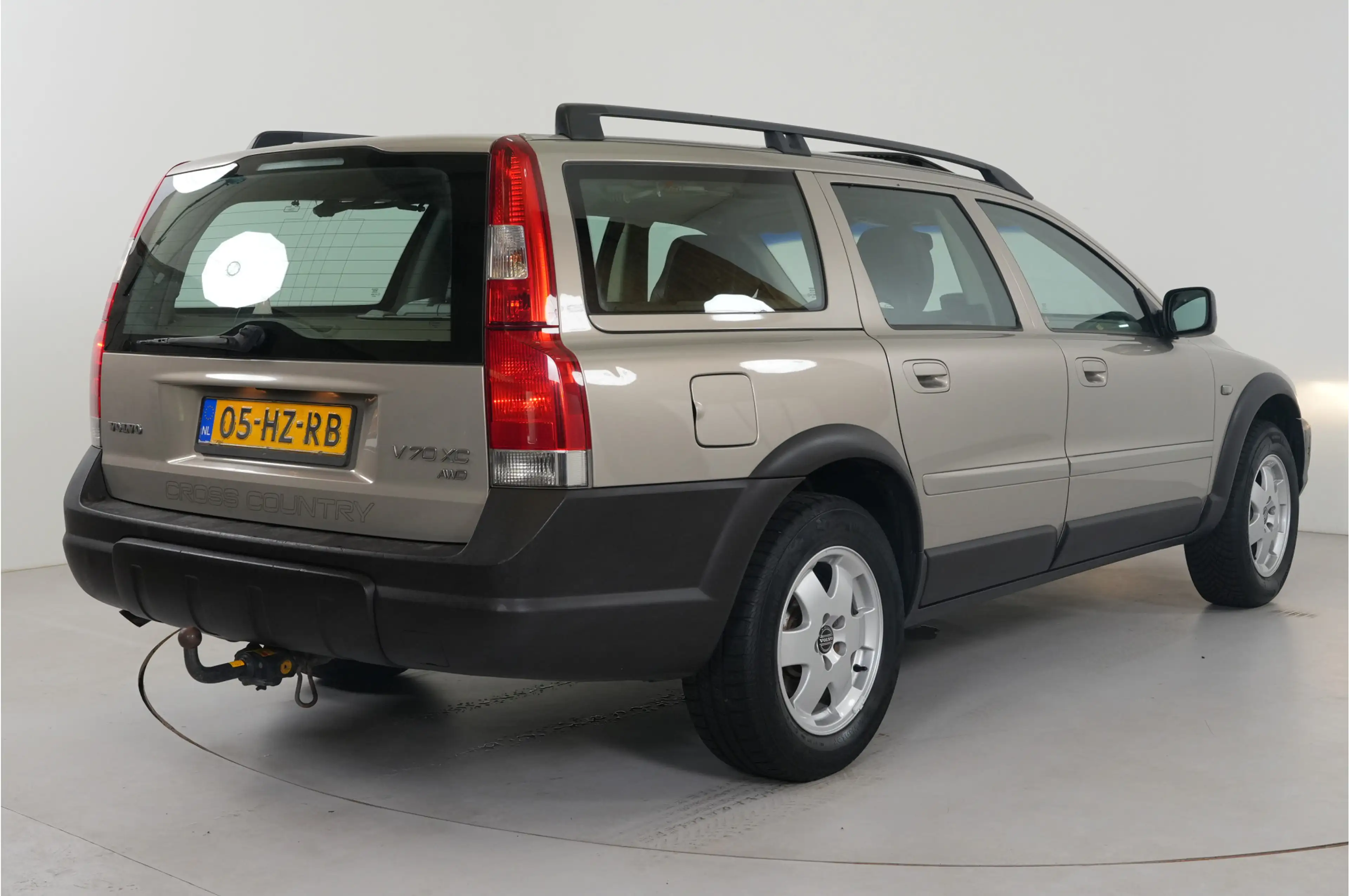 Volvo V70 Cross Country 2.4 T Geartr. Comf. | Blijvend Young — photo 6