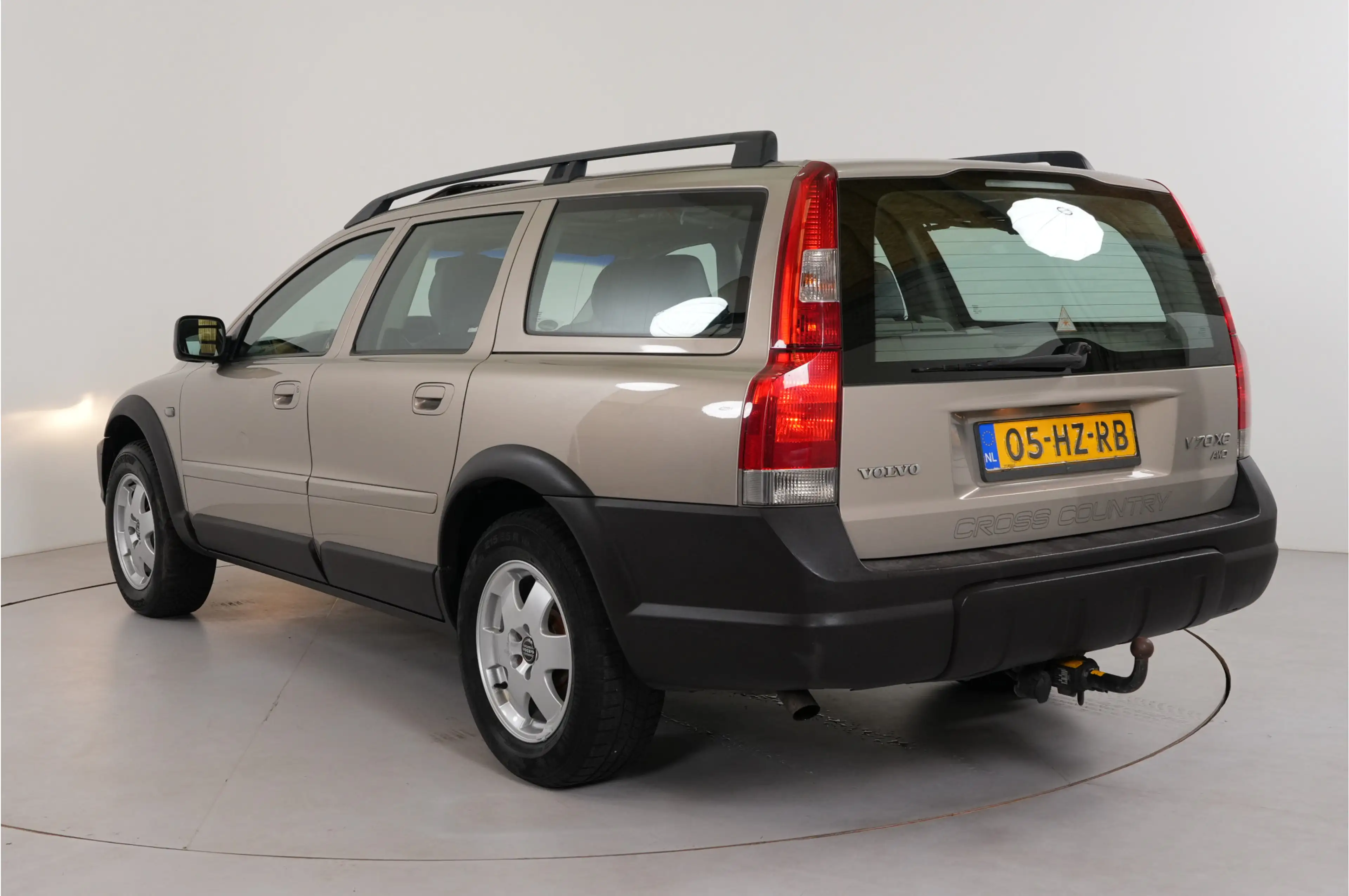 Volvo V70 Cross Country 2.4 T Geartr. Comf. | Blijvend Young — photo 8