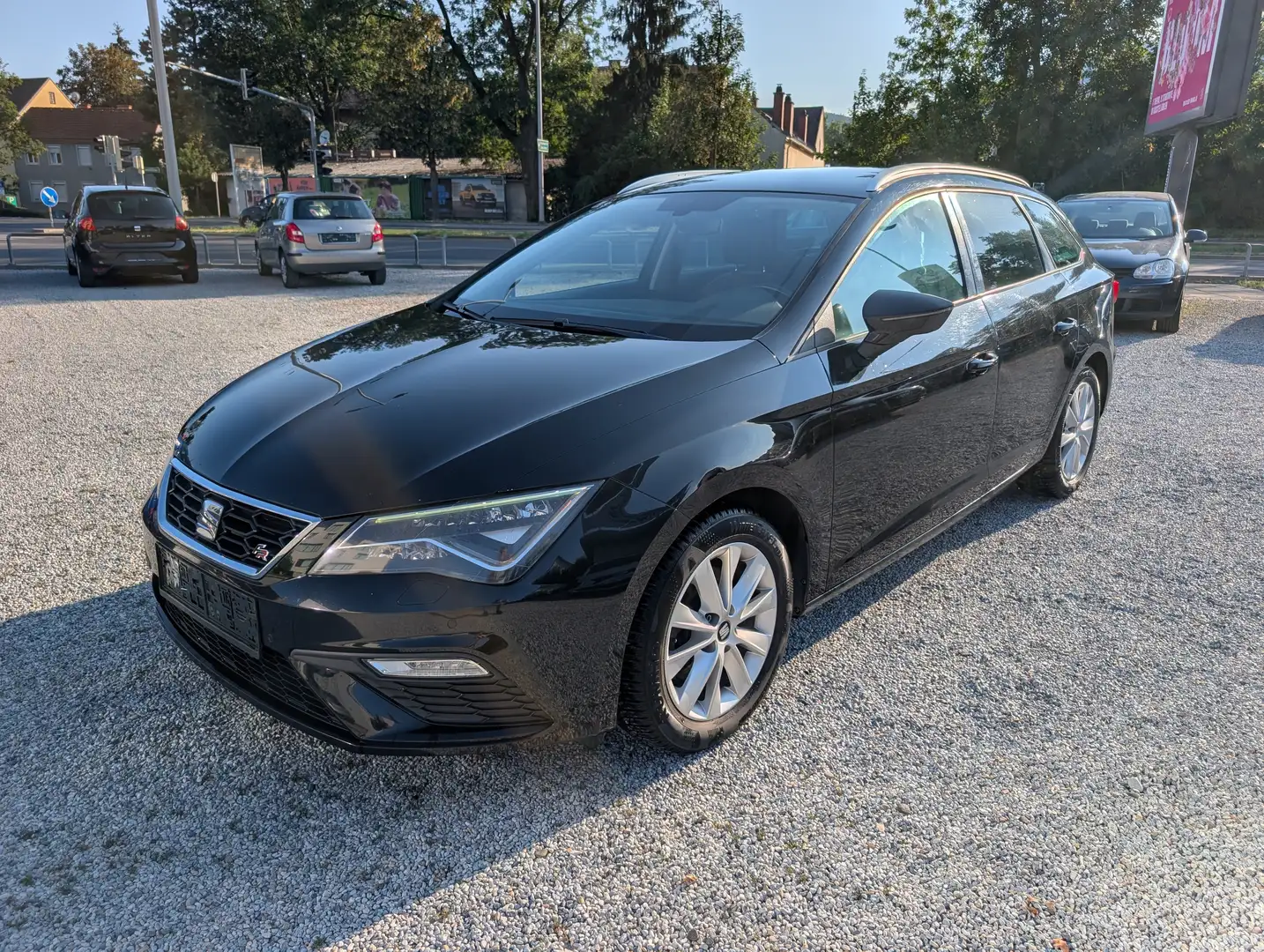SEAT Leon FR 2,0 TDI DSG 4Drive Schwarz - 1