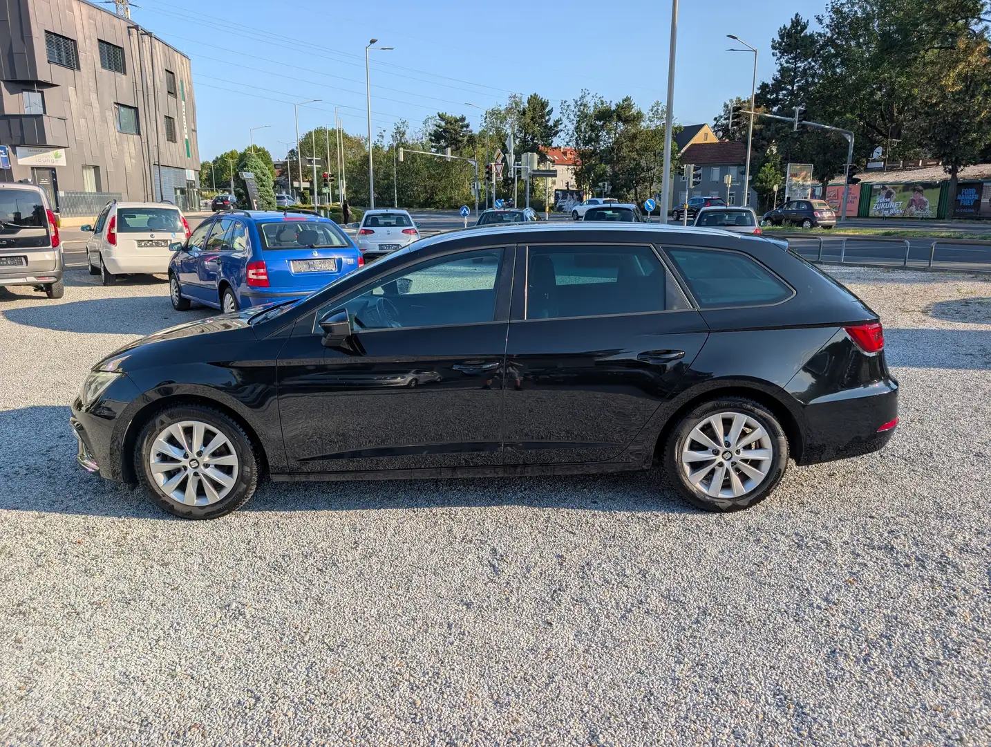 SEAT Leon FR 2,0 TDI DSG 4Drive Schwarz - 2