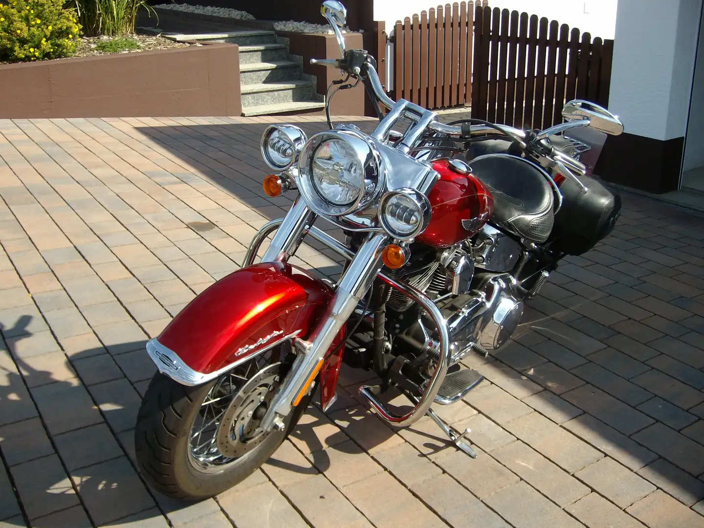 Harley-Davidson Softail Deluxe FLSTN Red - 2