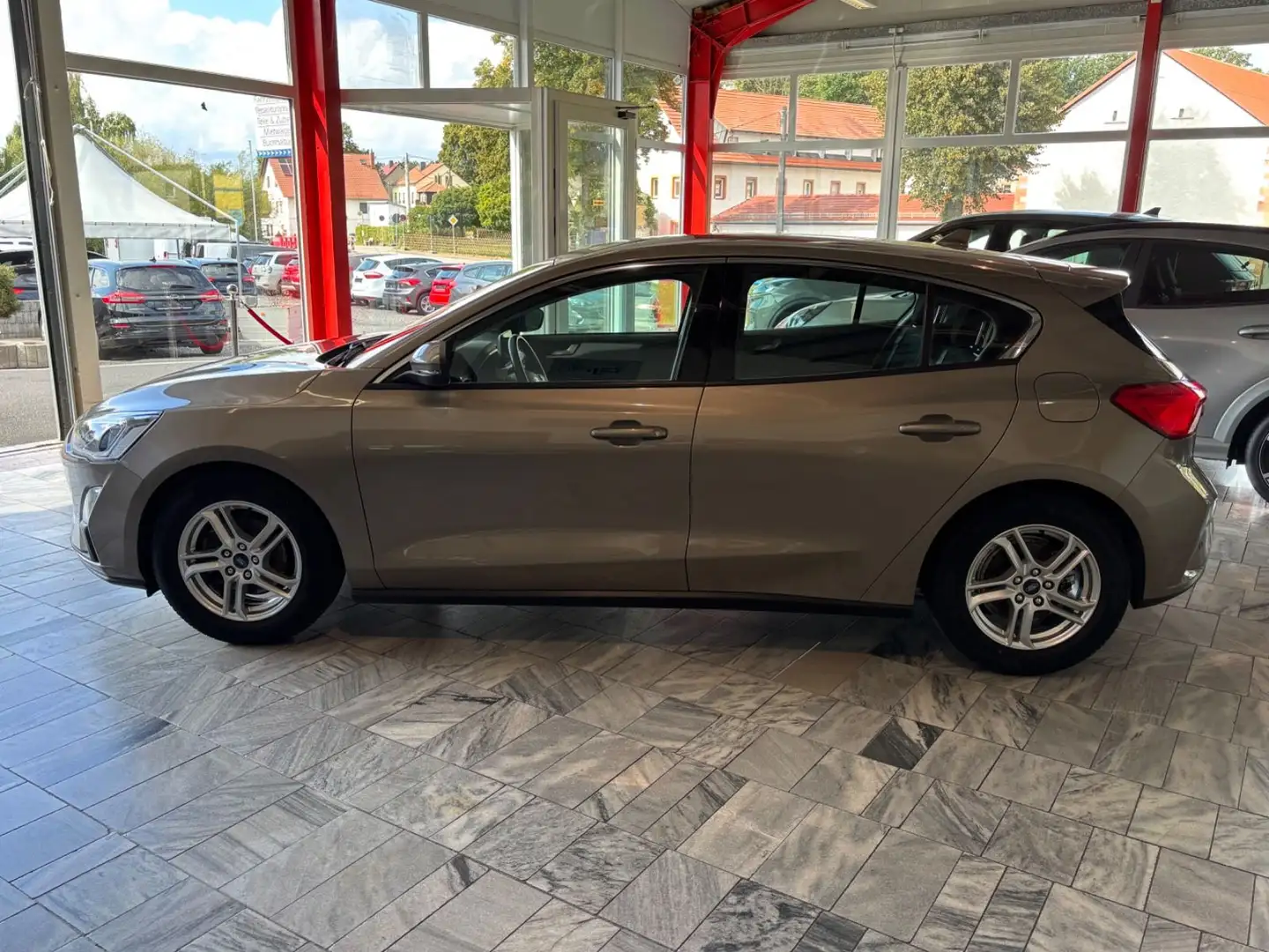 Ford Focus Lim. Cool & Connect Winterpaket Navi Beige - 2