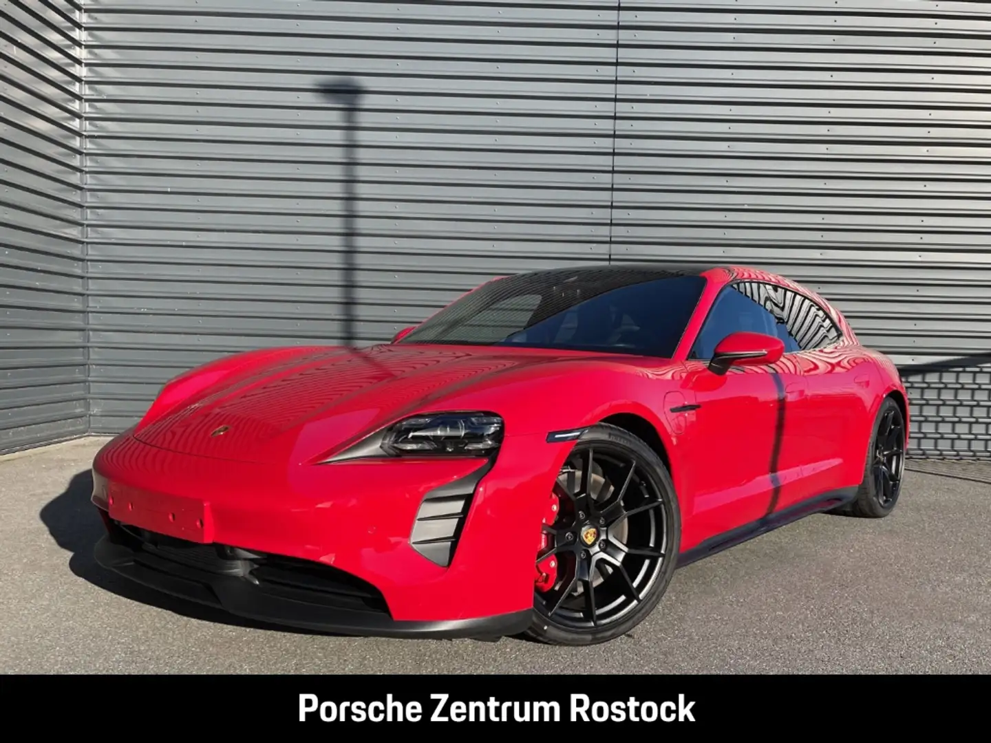 Porsche Taycan GTS Sport Turismo InnoDrive Paket ''75 Jahre'' Rouge - 1