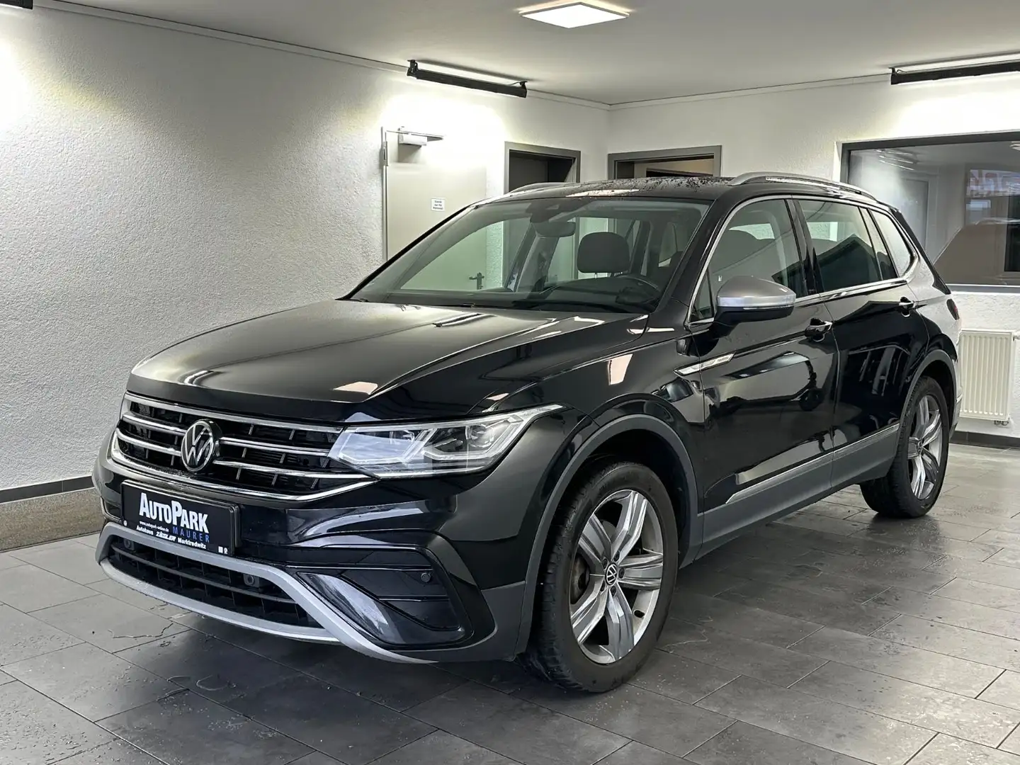 Volkswagen Tiguan Allspace Elegance 4Motion*Matrix*Spur*AHK Zwart - 1