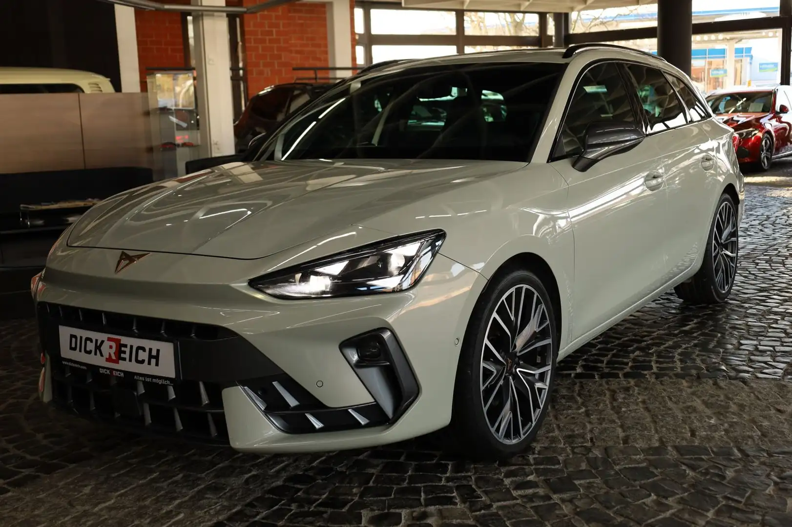 CUPRA Leon 1.5 eTSI PANO SENNH MATRIX DYNAMIC EDGE AHK Gris - 1