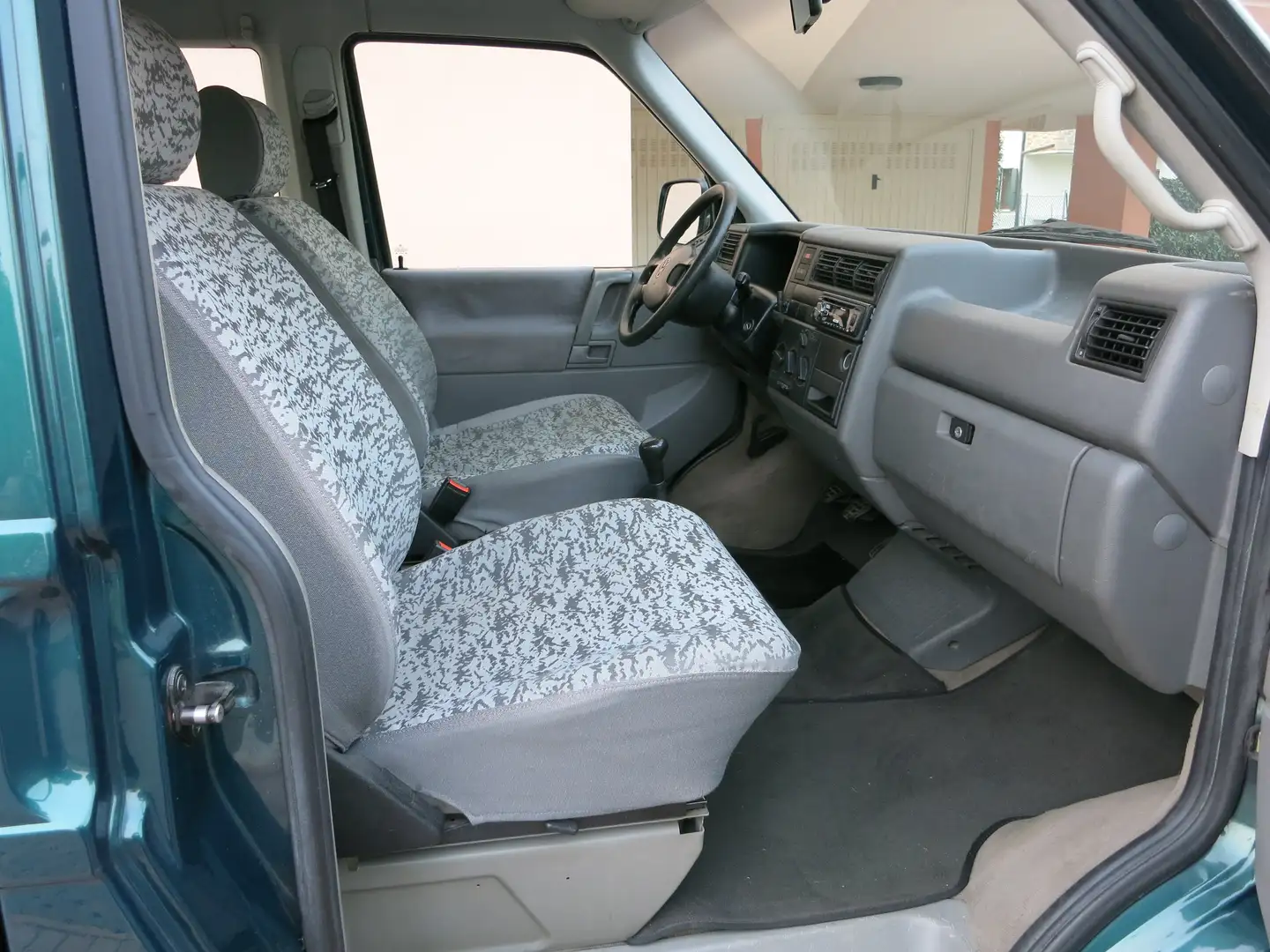 Volkswagen T4 Caravelle Caravelle Lunga 2.5 tdi Verde - 2