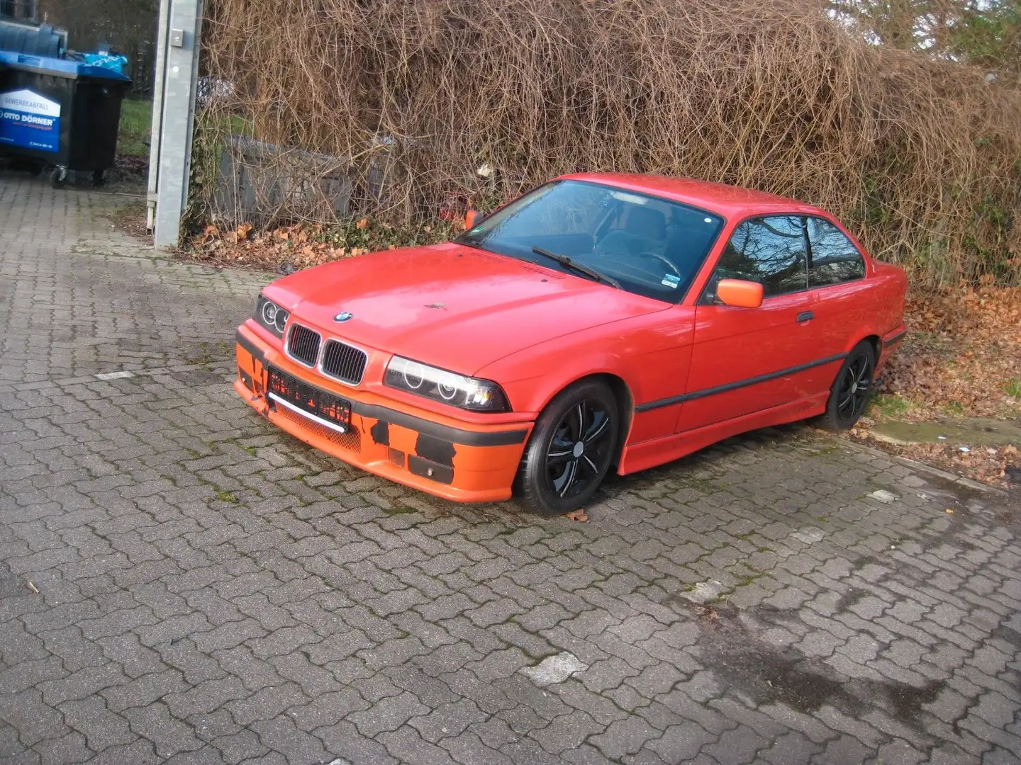 BMW 316 i Coupe Červená - 1