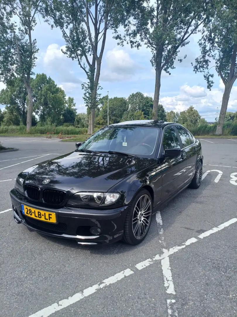 BMW 330 325i Executive Noir - 2