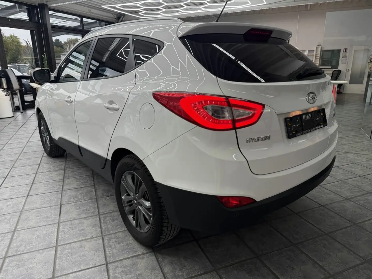 Hyundai iX35 1.6 FIFA World Cup Edition, 1.Hd., Leder Wit - 2