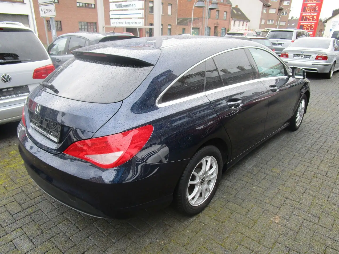 Mercedes-Benz CLA 180 CLA -Klasse Shooting Brake CLA 180 d Blau - 2