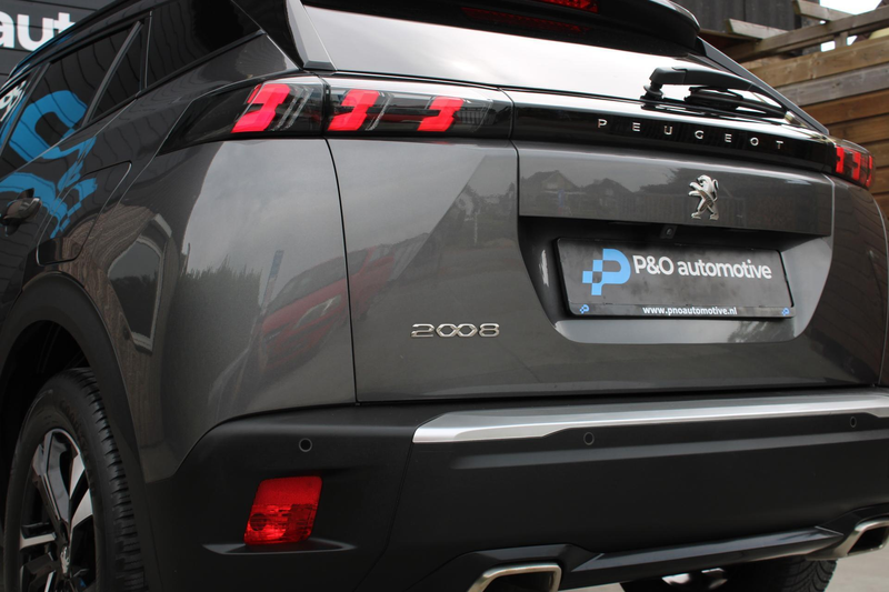 Peugeot 2008 1.2 PureTech Allure CAMERA | CARPLAY | 3D — photo 14