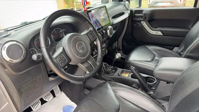 Jeep Wrangler view 8