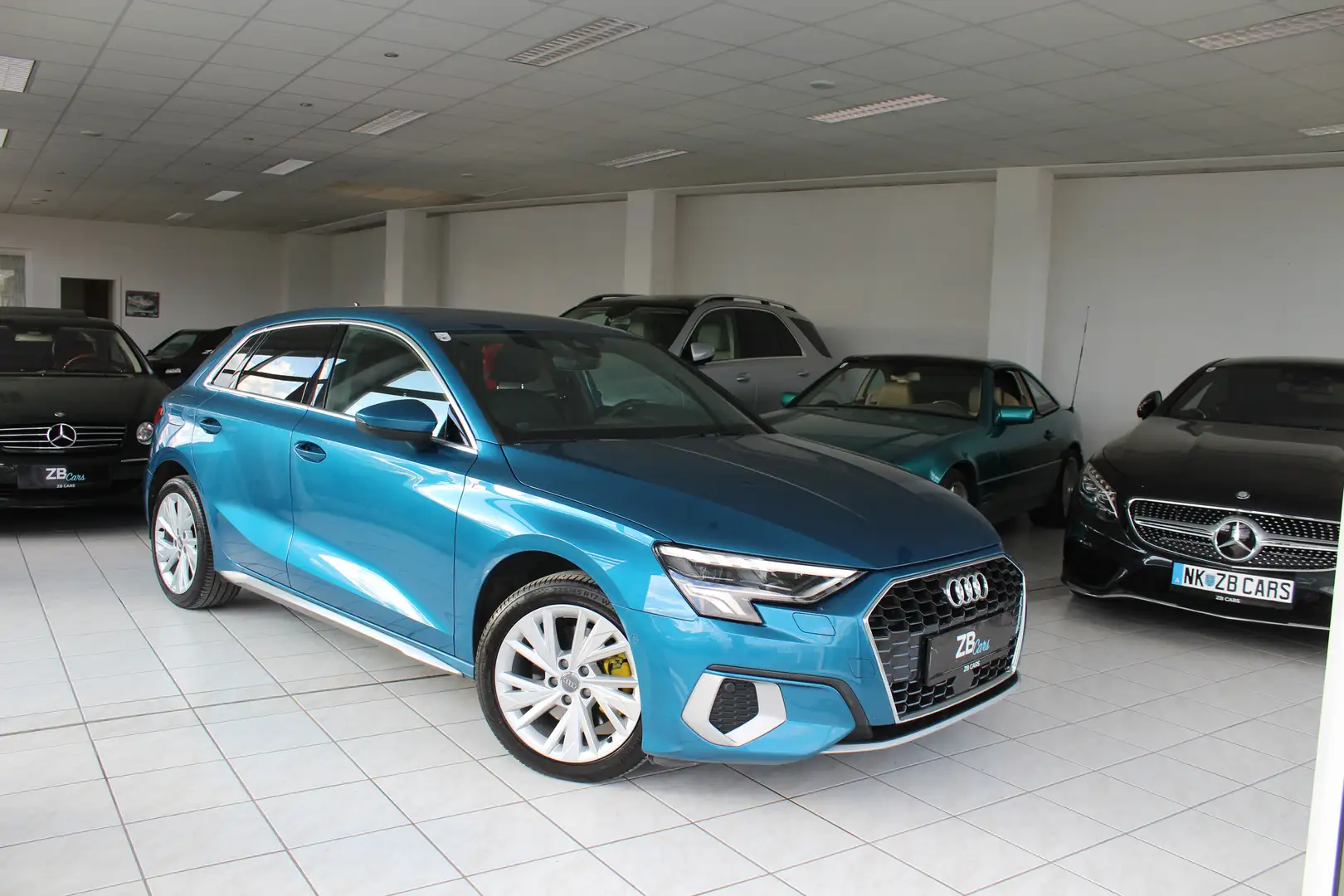 Audi A3 30 TDI Advanced 2.0 TDI // 1. Besitz // LED //NAVI Blau - 1