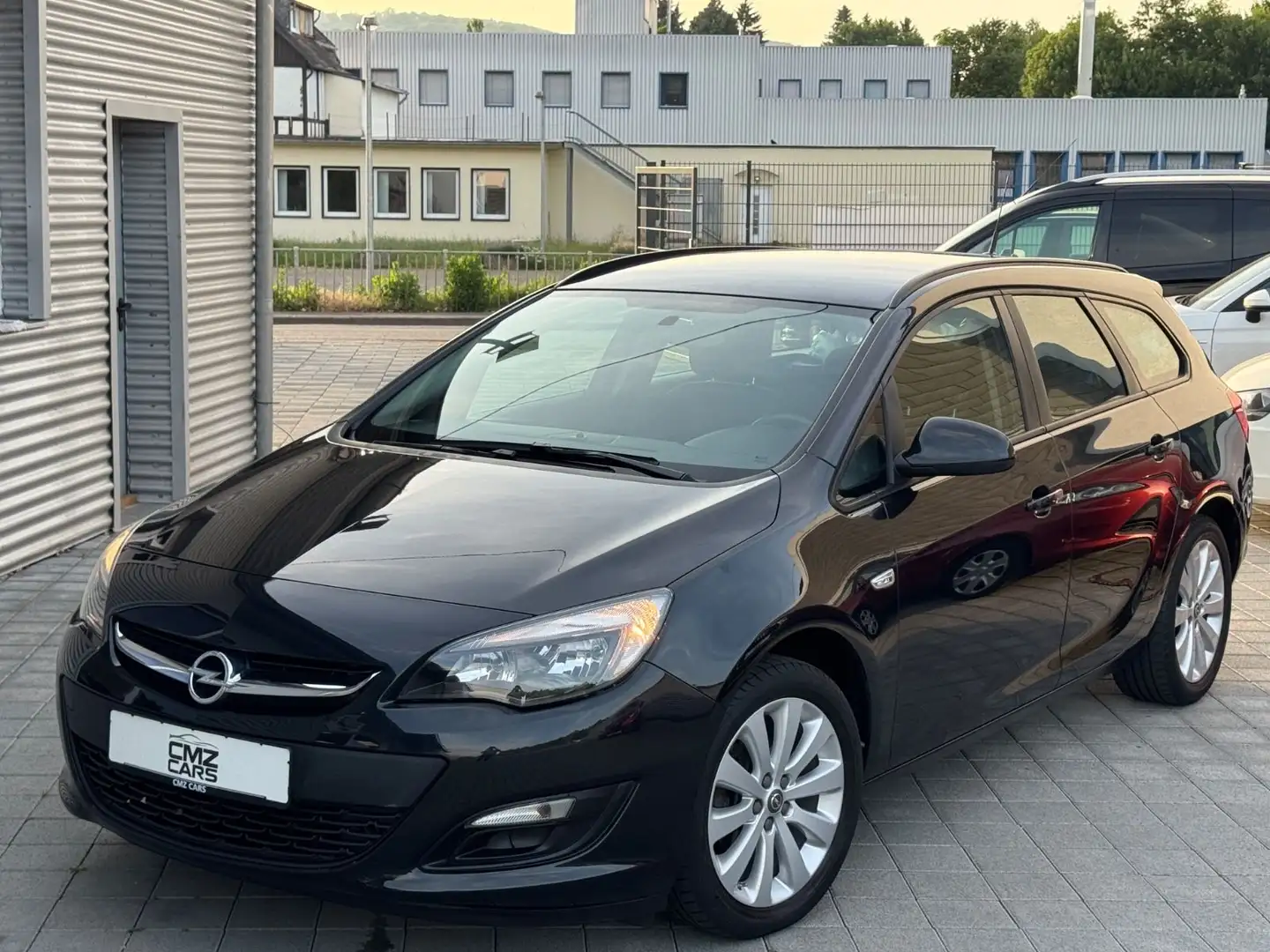 Opel Astra J Sports Tourer Style*Klimaaut.*Scheckheft Zwart - 1