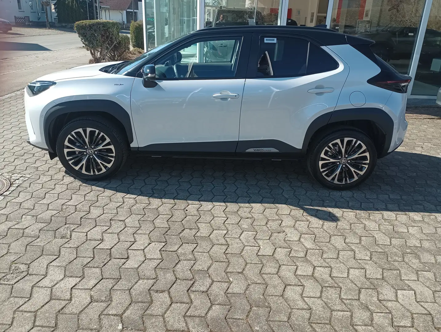 Toyota Yaris Cross Hybrid 130 1.5 VVT-i Style Plus Wit - 2