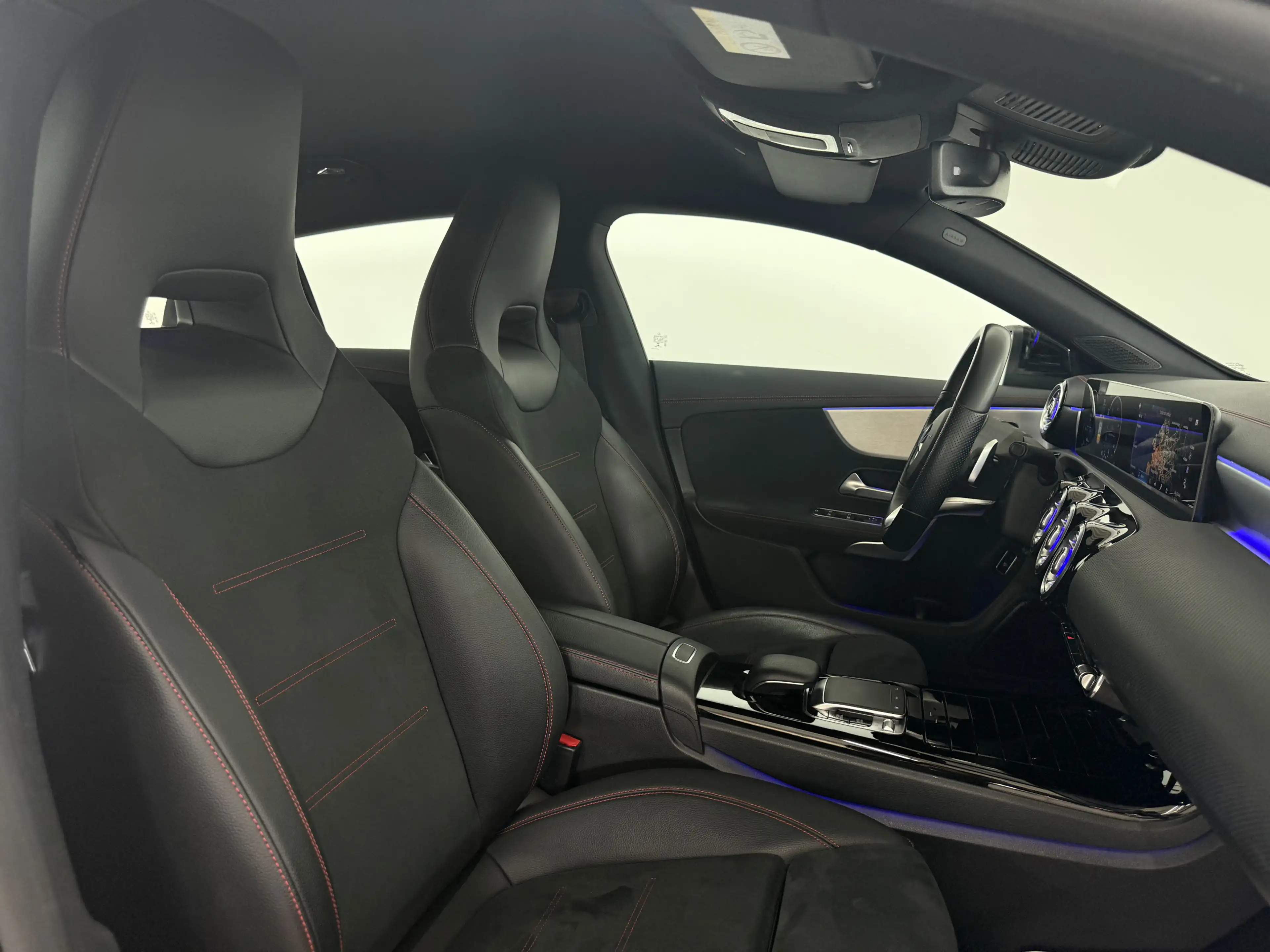 Mercedes-Benz CLA 200 AMG R-Kamera Widescreen — photo 13