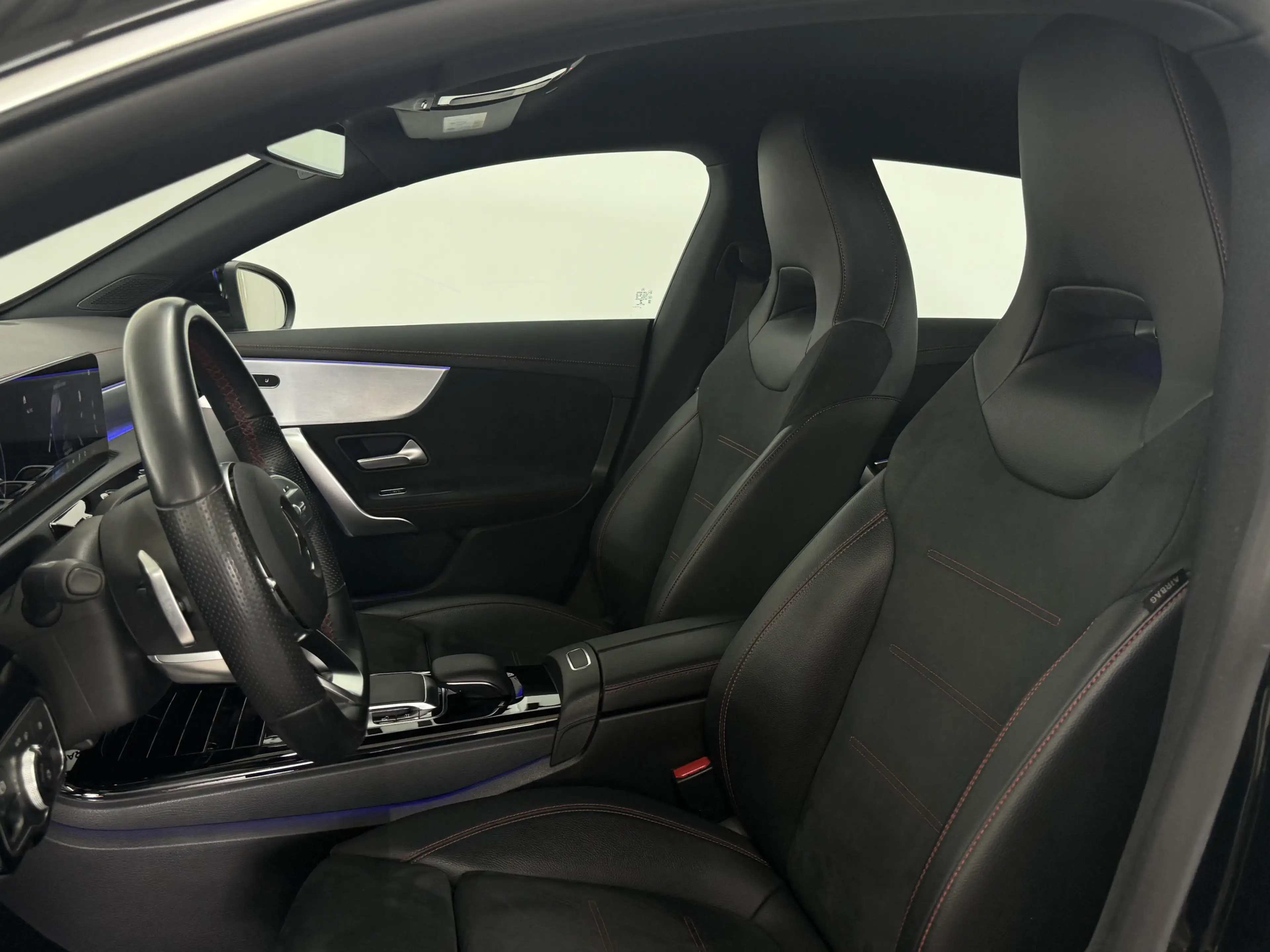 Mercedes-Benz CLA 200 AMG R-Kamera Widescreen — photo 10