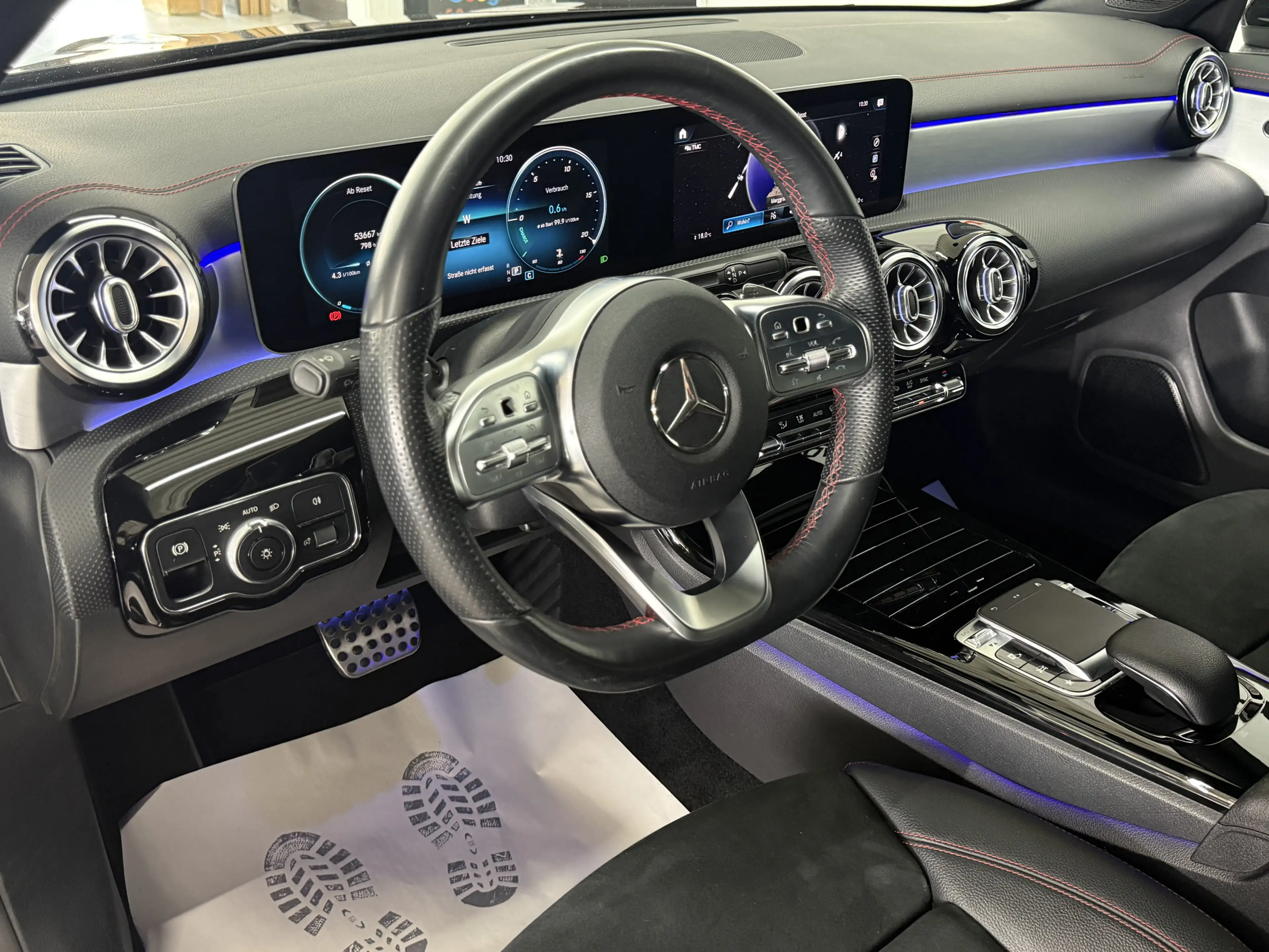 Mercedes-Benz CLA 200 AMG R-Kamera Widescreen — photo 5