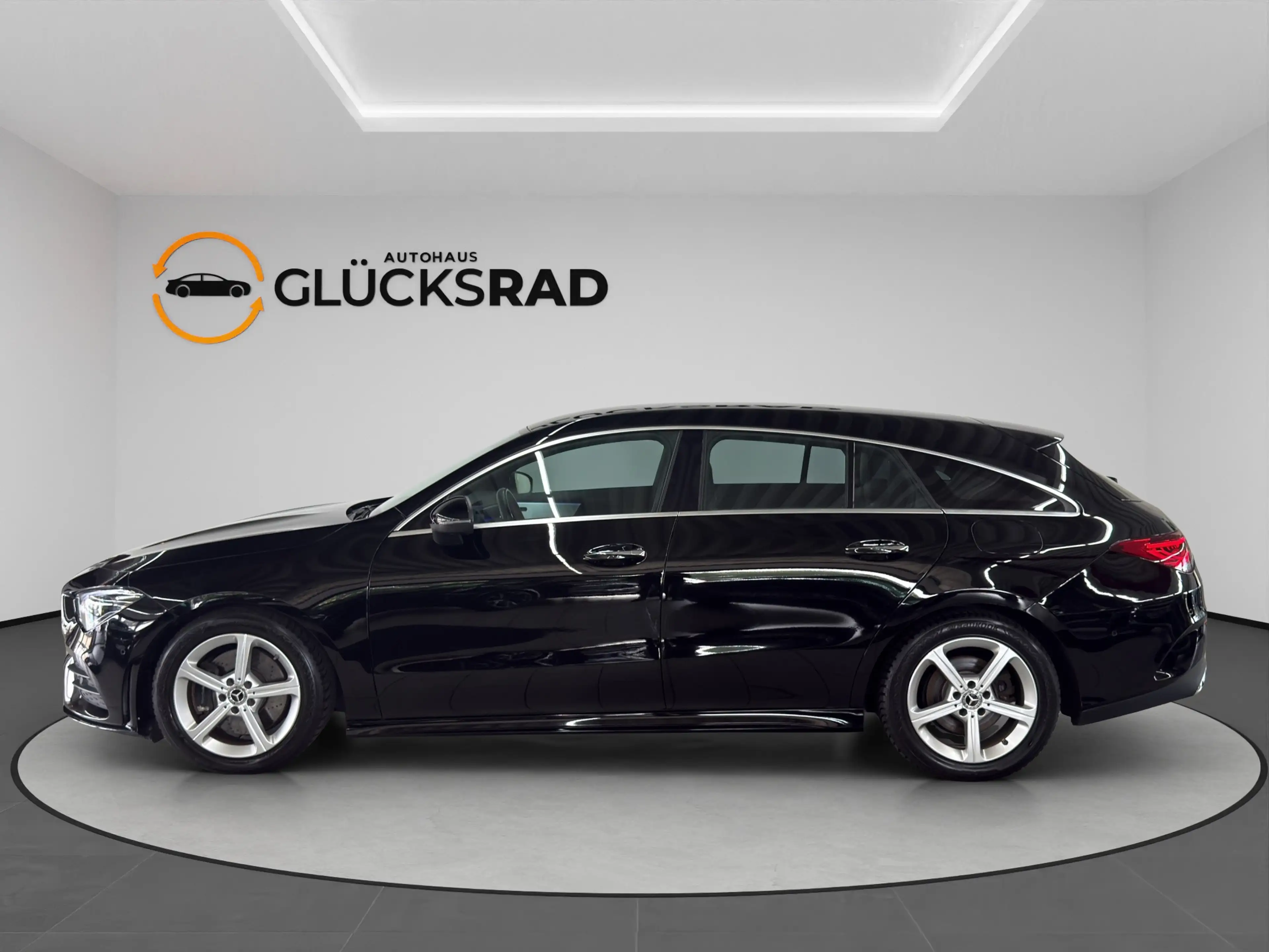 Mercedes-Benz CLA 200 AMG R-Kamera Widescreen — photo 3