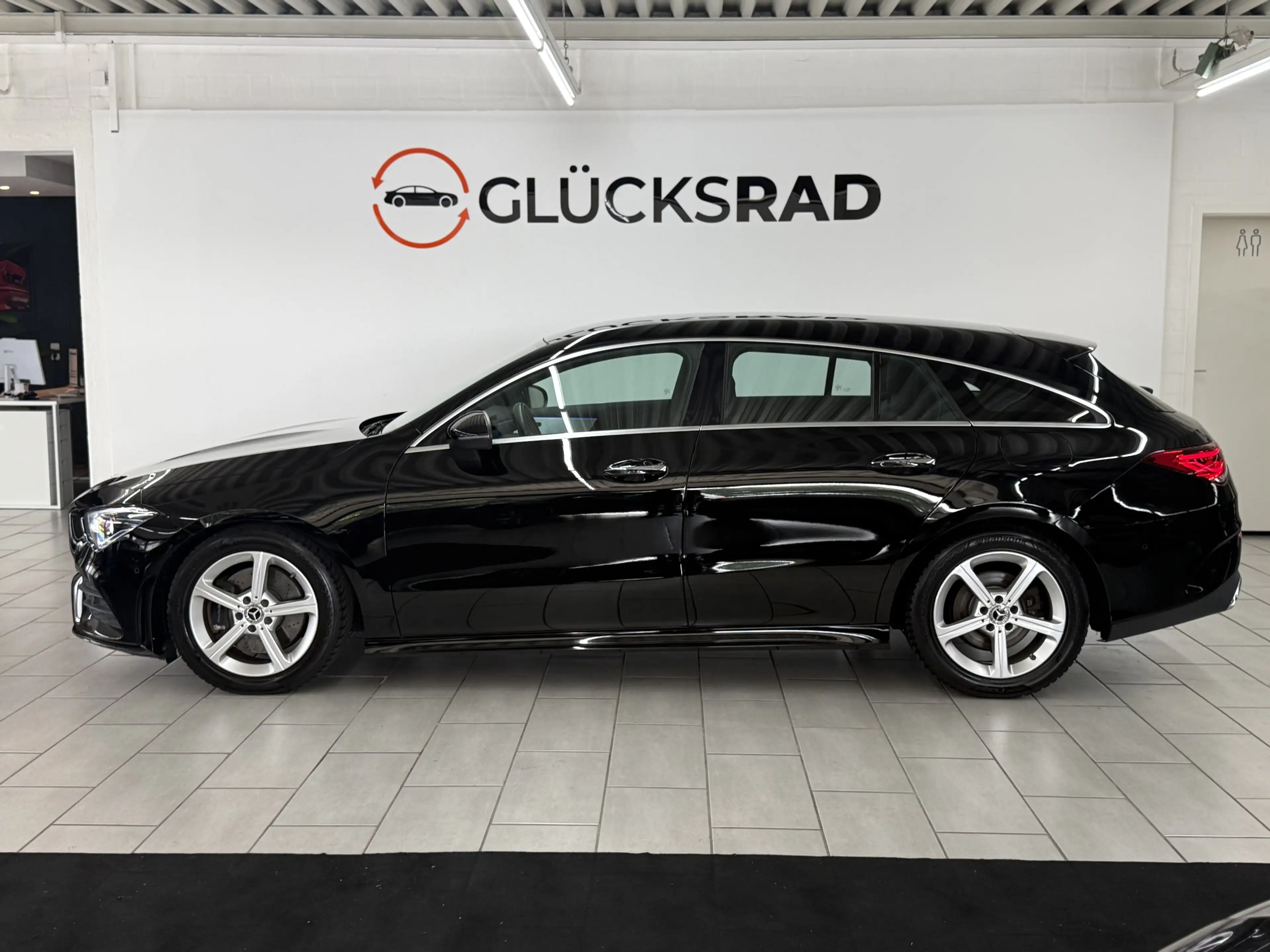 Mercedes-Benz CLA 200 AMG R-Kamera Widescreen — photo 15