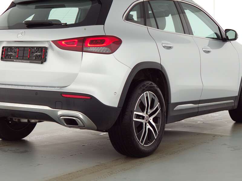 Mercedes-Benz GLA 180