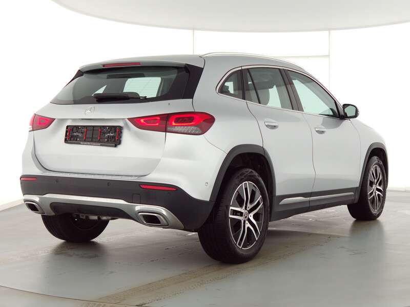 Mercedes-Benz GLA 180