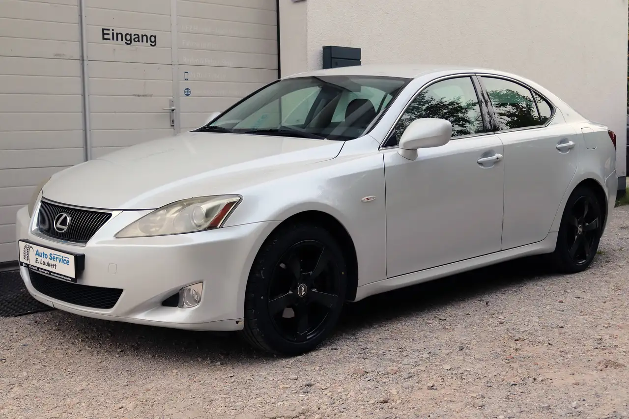 LEXUS IS 250 LUXE V6 208 ch BVM - 1ère MAIN - CUIR VENTILLÉS - 151900 km
