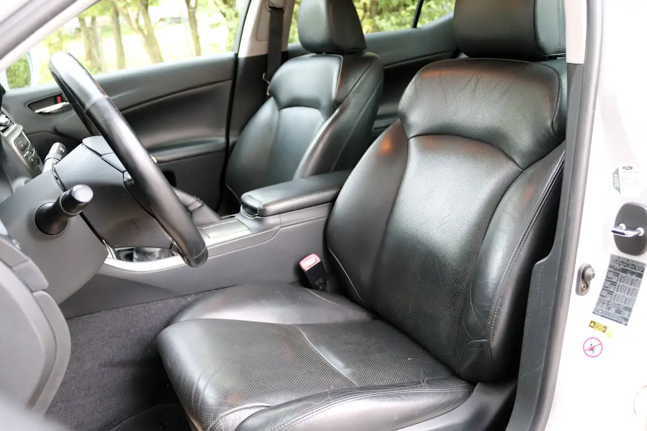 LEXUS IS 250 LUXE V6 208 ch BVM - 1ère MAIN - CUIR VENTILLÉS - 151900 km