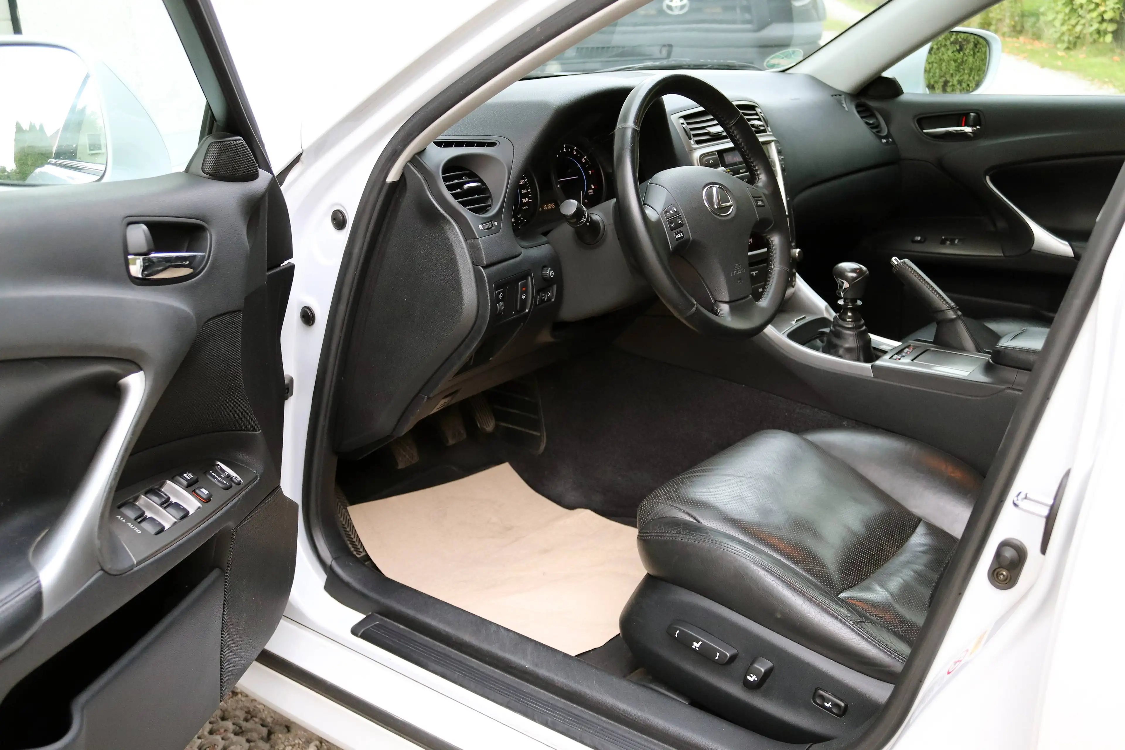 Lexus IS 250 250 Luxury Schalter/1. Hand!/Leder/Sitzhzg/Sitzbelüftung/Original!/HU AU NEU — photo 13