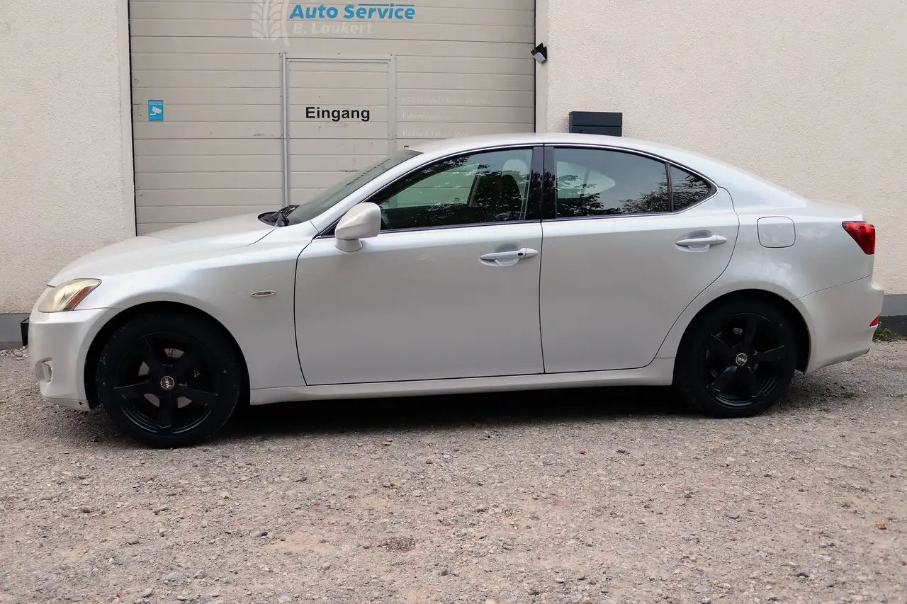 LEXUS IS 250 LUXE V6 208 ch BVM - 1ère MAIN - CUIR VENTILLÉS - 151900 km