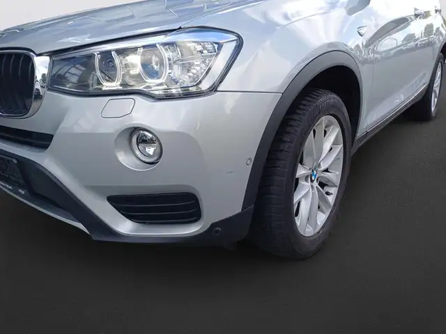 BMW X3 view 9