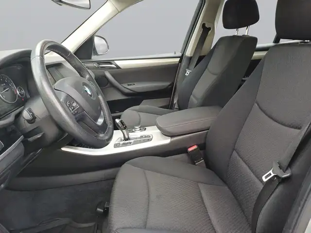 BMW X3 view 11