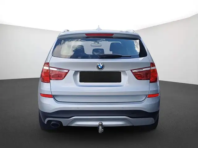 BMW X3 view 3