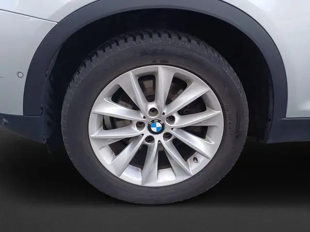 BMW X3 view 8