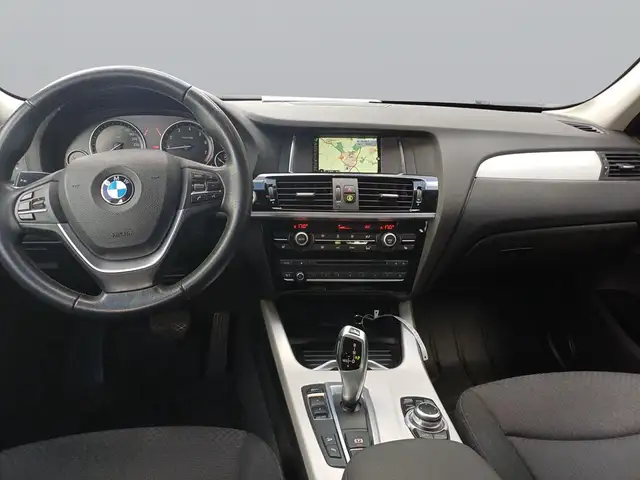 BMW X3 view 10