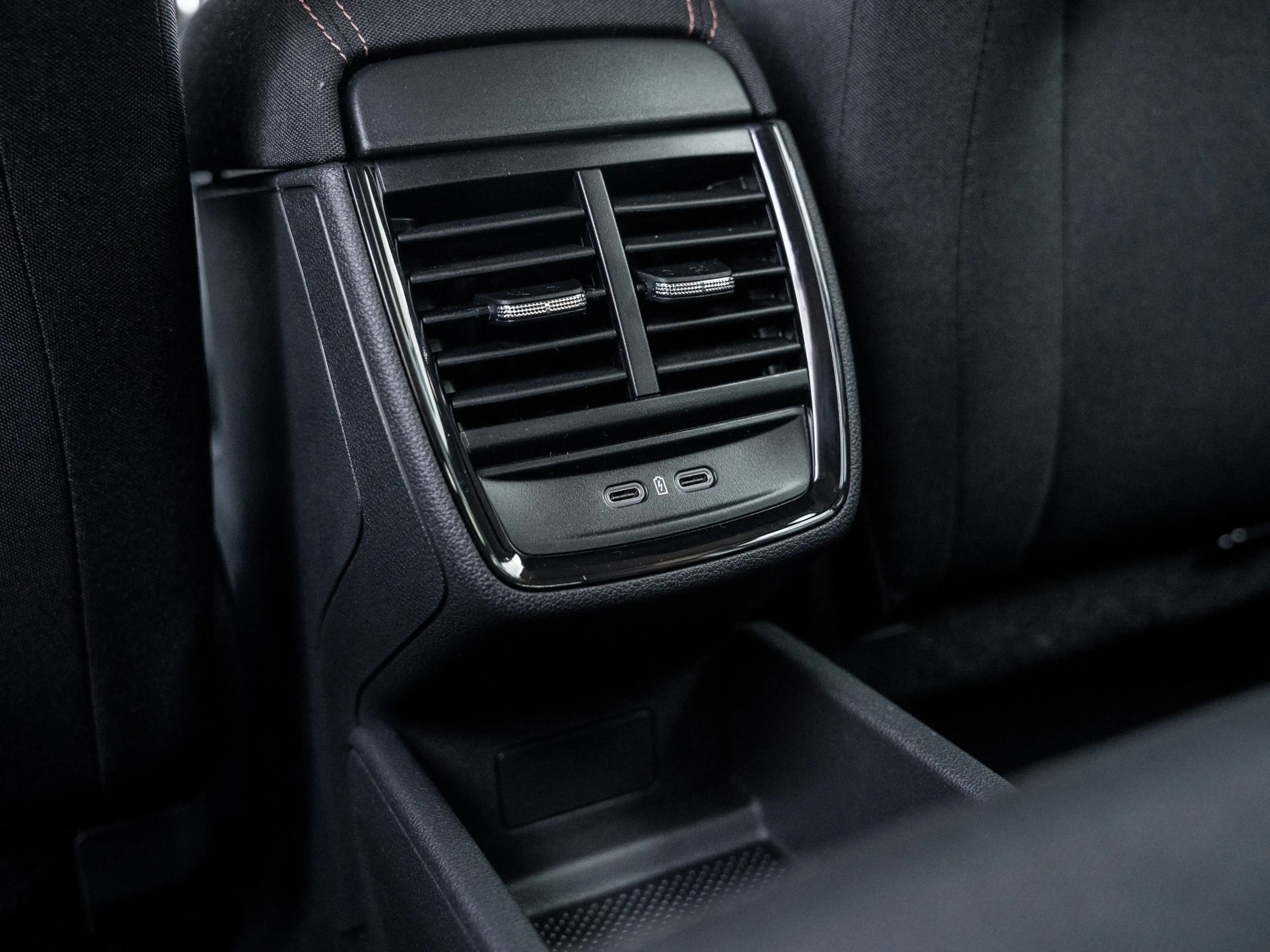 Skoda Kamiq Selection 1.0 TSI DSG AHK Kam. Navi Virtual — photo 9