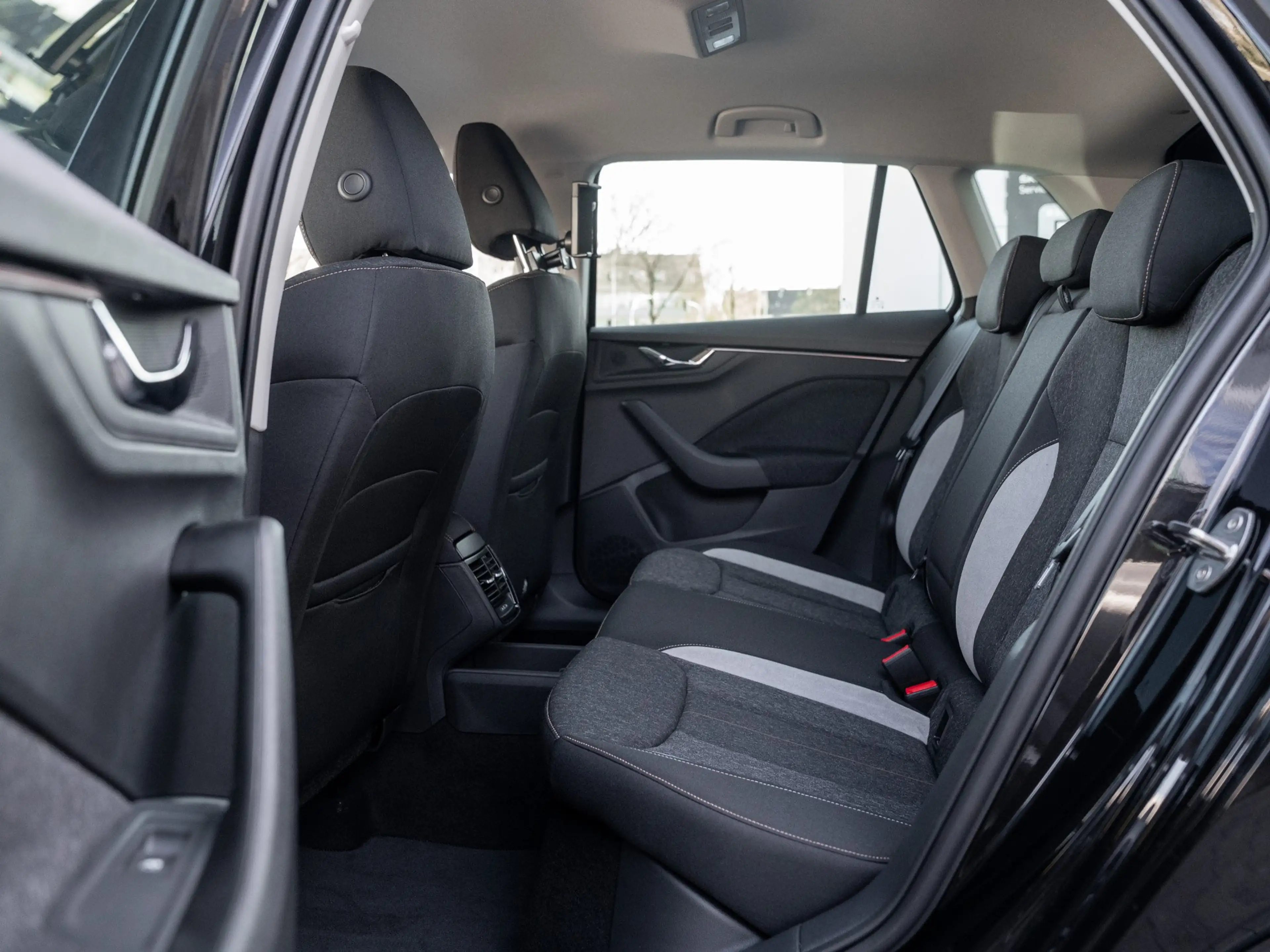 Skoda Kamiq Selection 1.0 TSI DSG AHK Kam. Navi Virtual — photo 8