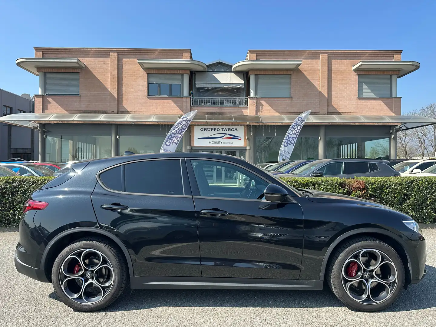 Alfa Romeo Stelvio Stelvio 2.2 t Sprint Q4 190cv auto Noir - 1