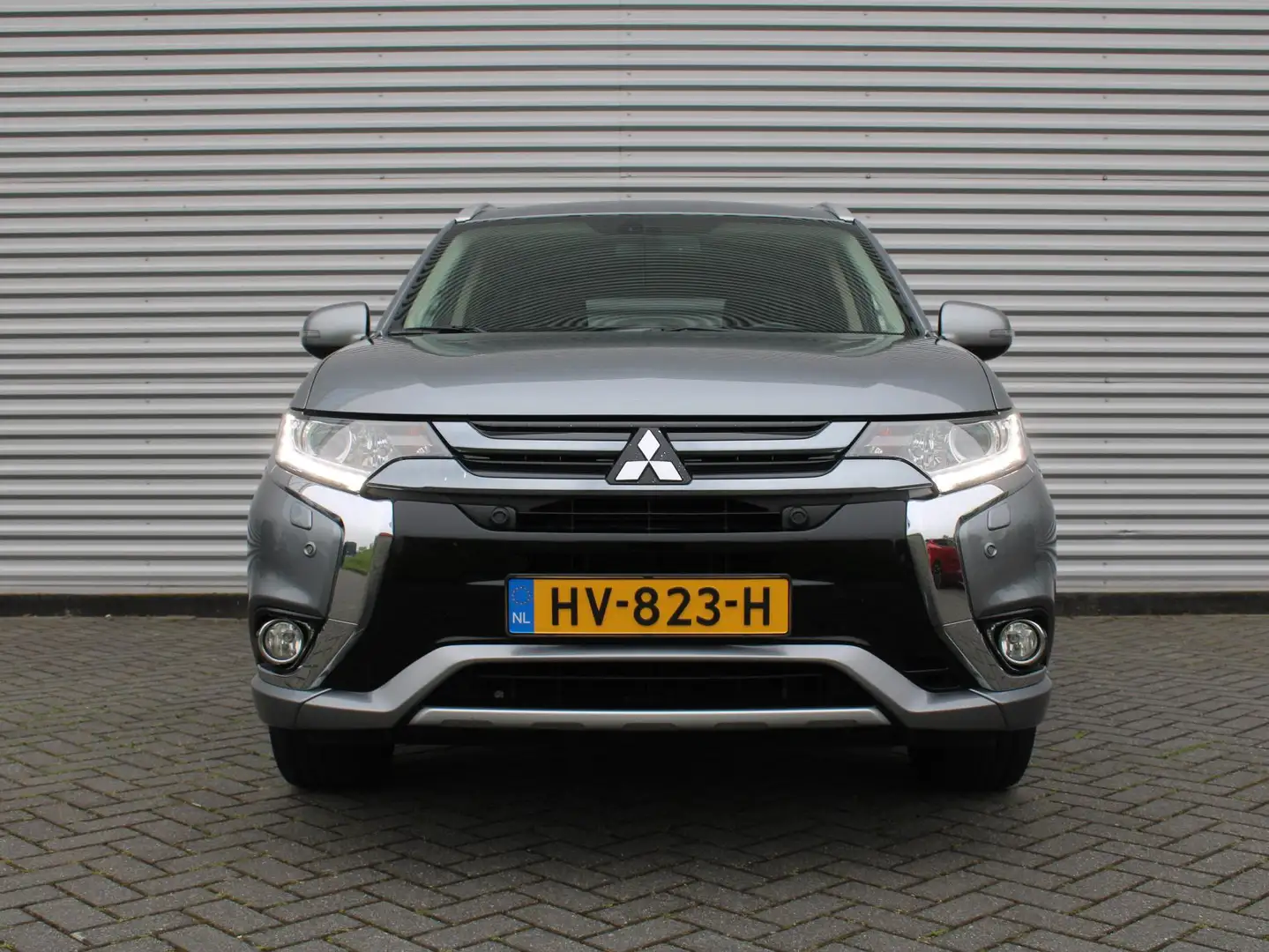 Mitsubishi Outlander 2.0 PHEV Executive Edition | 18"LM | Clima | Cruis Gris - 2