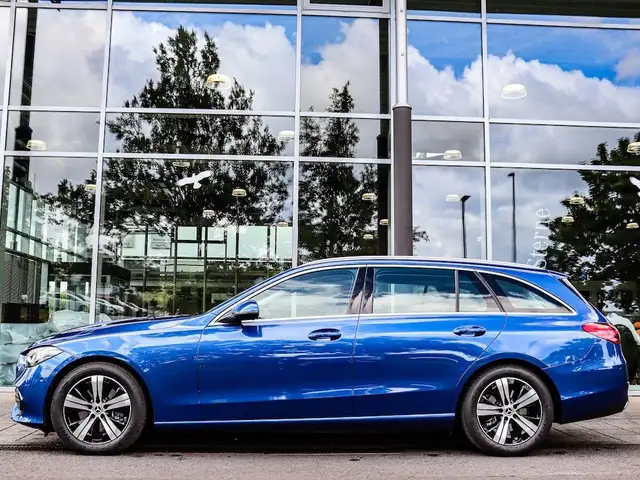 Mercedes-Benz C-Class view 2