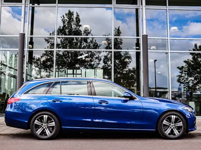 Mercedes-Benz C-Class view 8