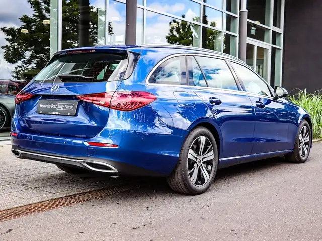 Mercedes-Benz C-Class view 7