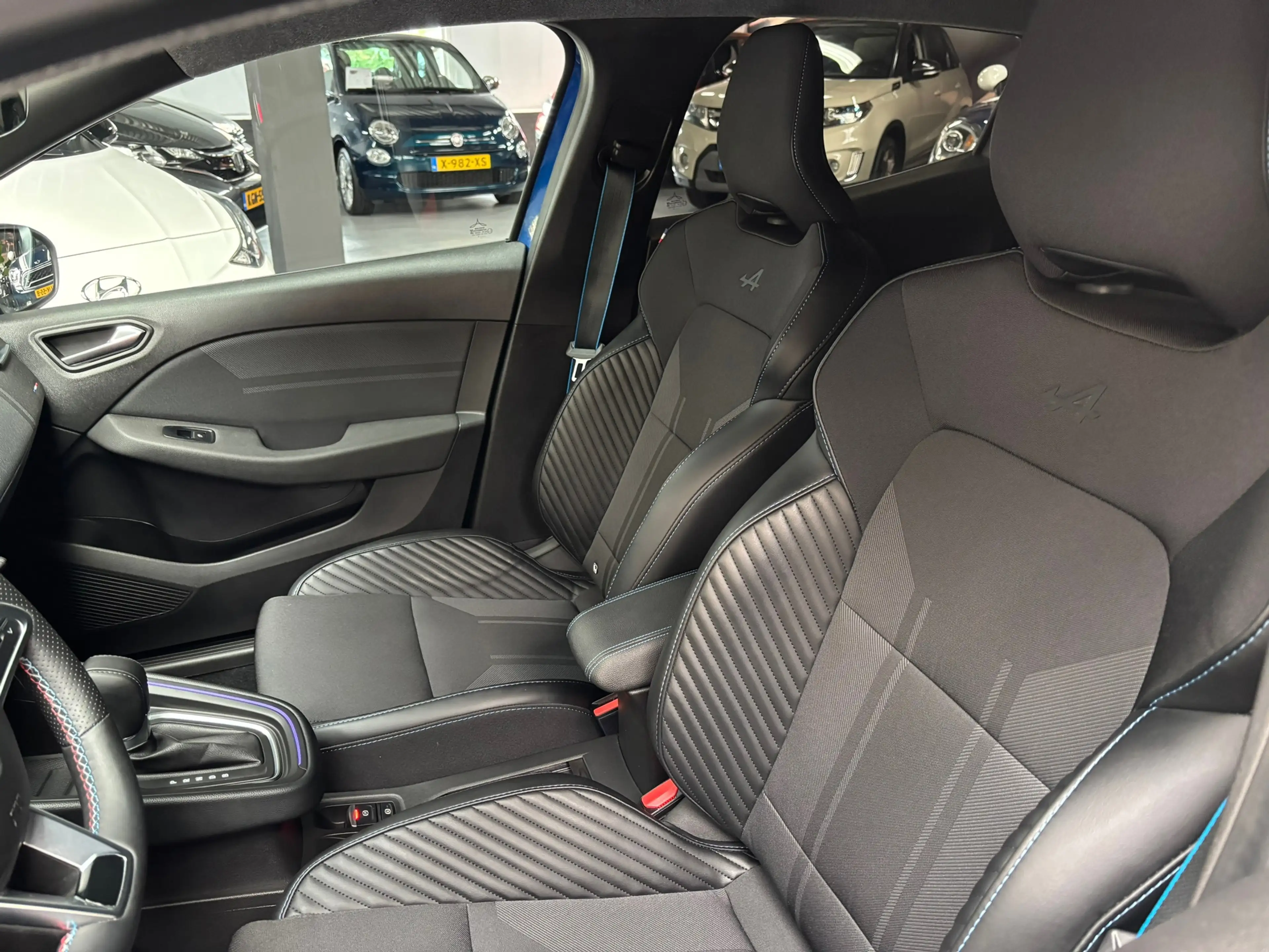 Renault Clio 1.6 E-Tech Full Hybrid 145 esprit Alpine / Camera — photo 23