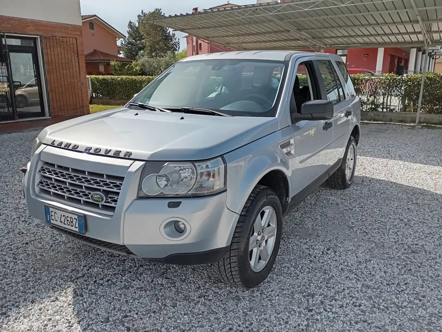Land Rover Freelander 2.2 TD4 S.W. XS Plateado - 1
